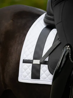 Dressurschabracke White